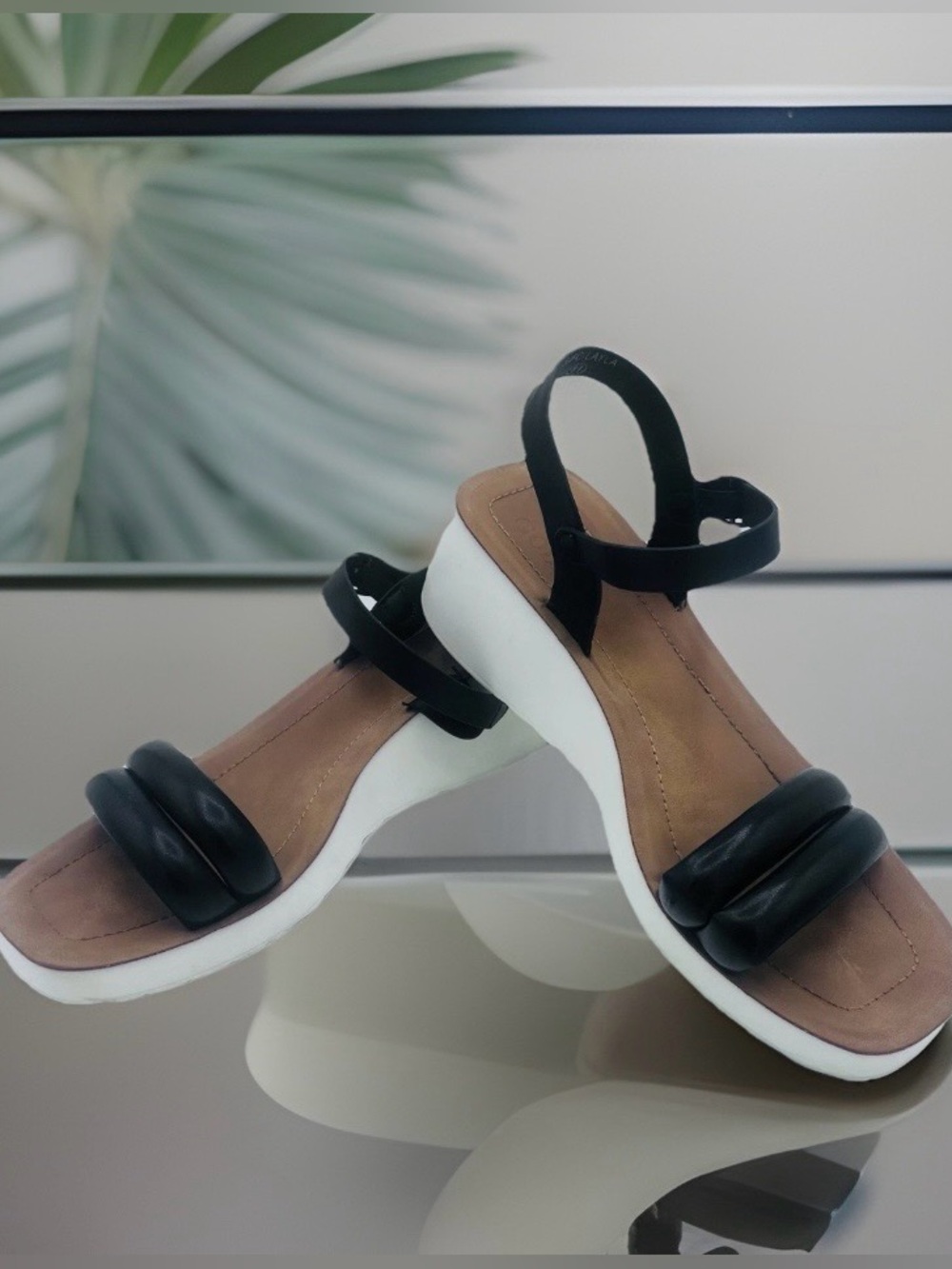 Lady Godiva Black Layla Tubular Open Toe White Wedge Strappy Sandals Sz 11